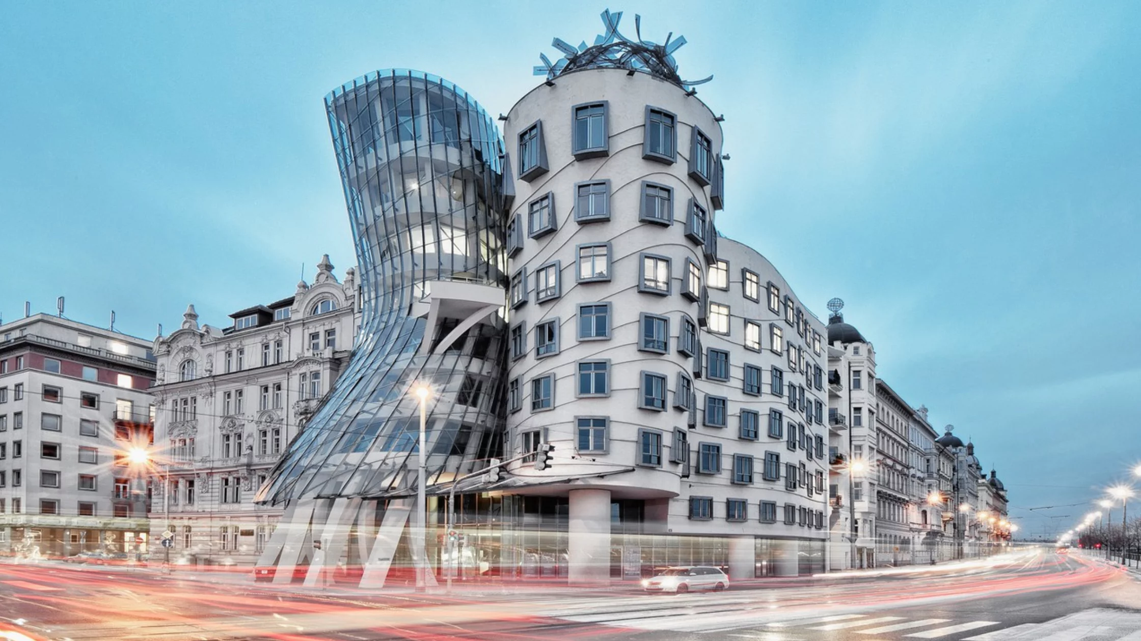 Frank Gehry : Dancing House - Praha, Republik Ceko