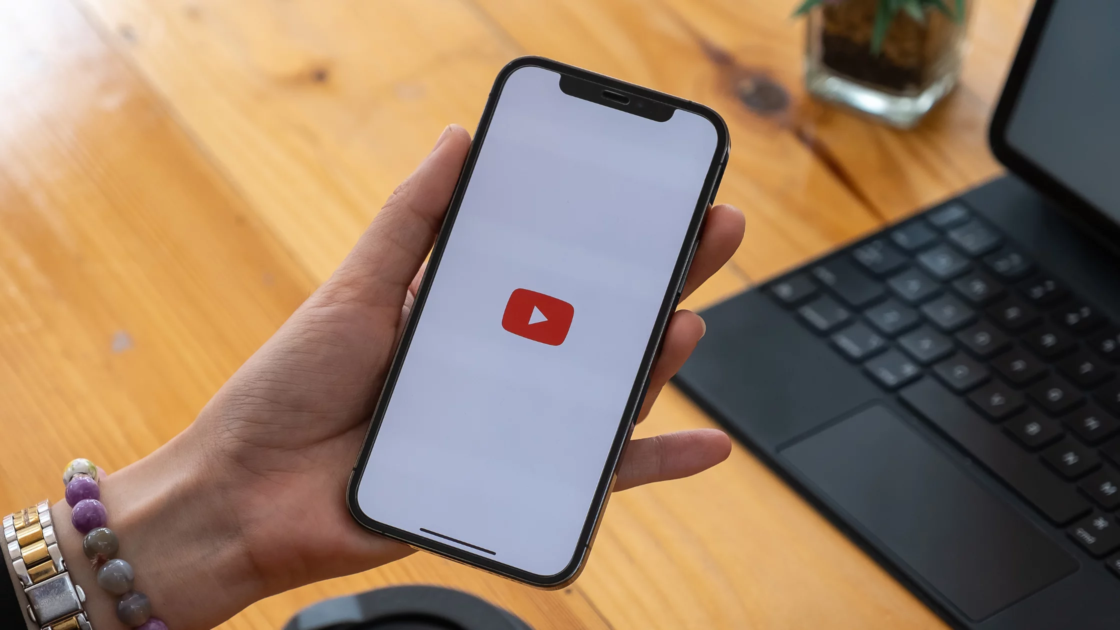 Persiapan untuk Pasang Iklan Rumah di YouTube