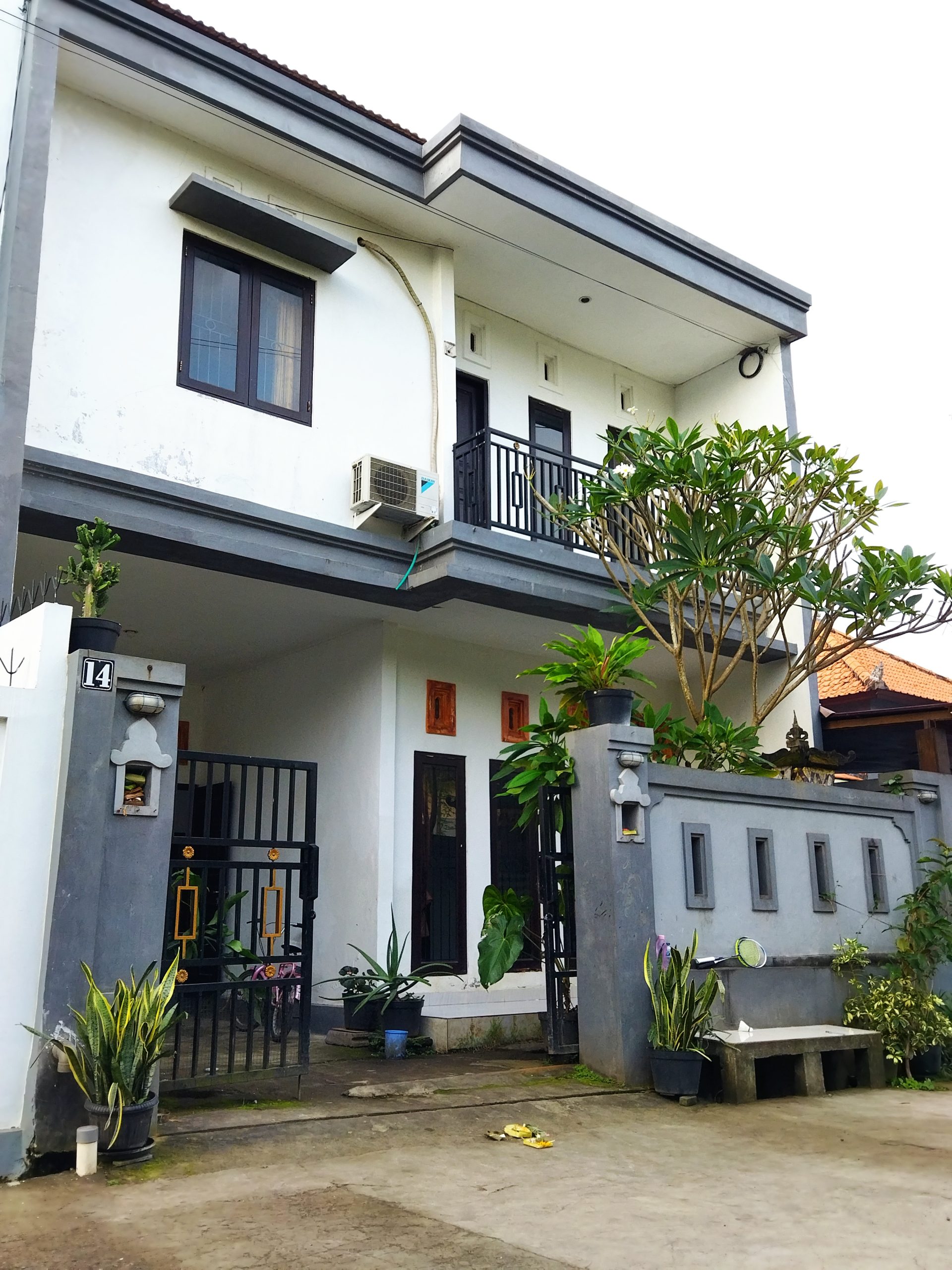 Rumah 2 Lantai Abianbase – Bali