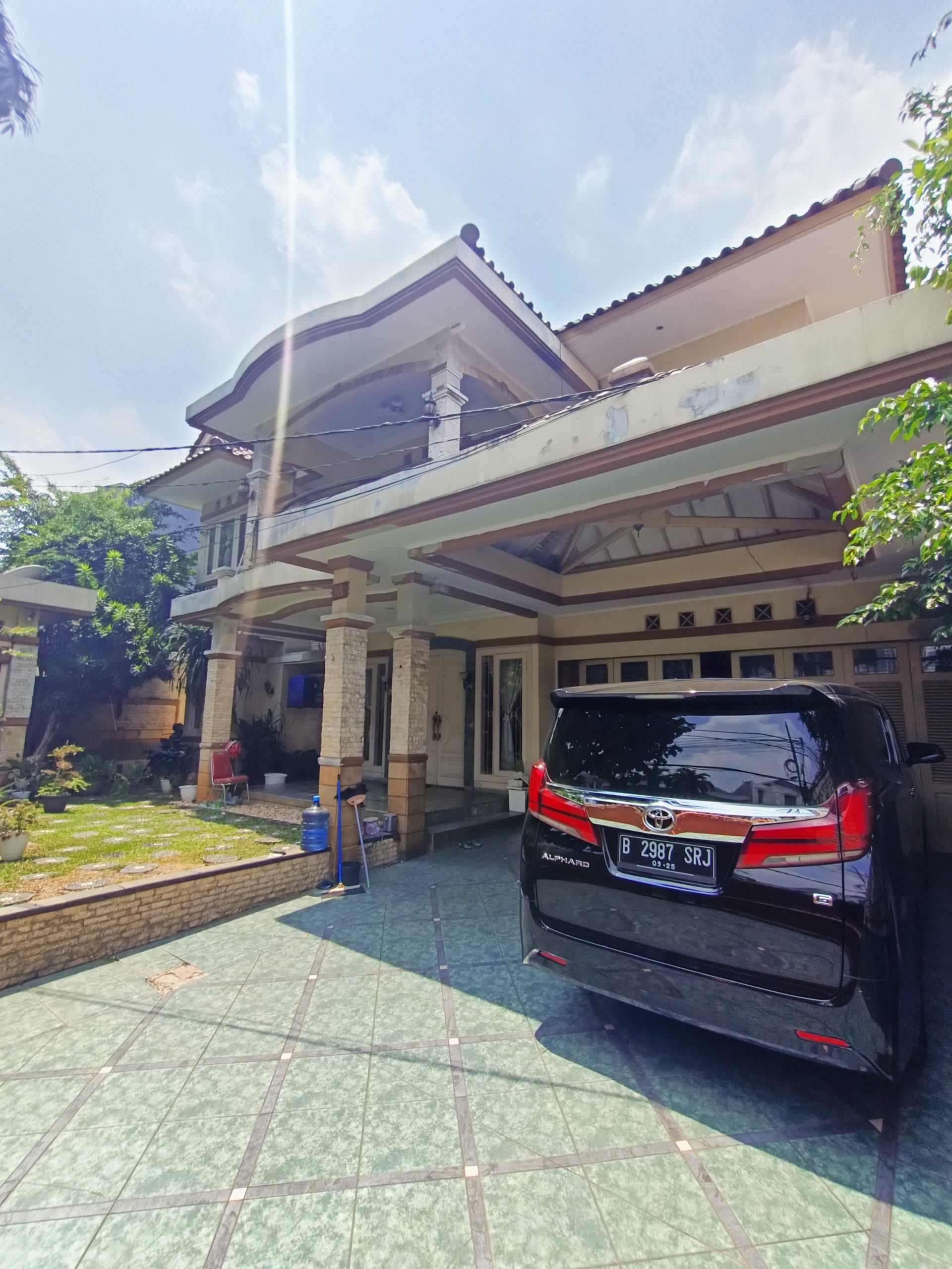 Tebet - Dijual Rumah Mewah Butuh Sedikit Renovasi Pinggir Jalan Utama ...